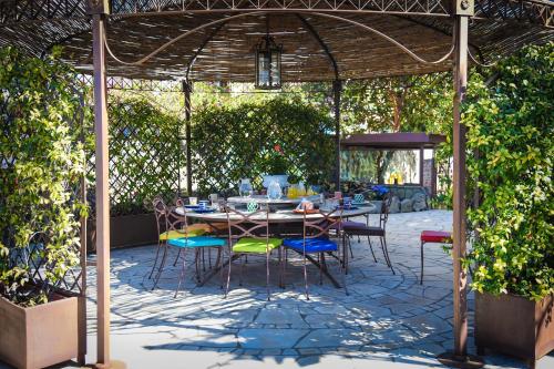 Taman di luar Bella Sorrento B&B