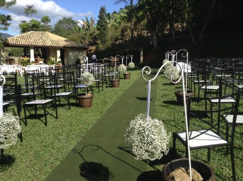 Taman di luar Pousada Vidinha Bela