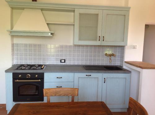 A kitchen or kitchenette at Teruzzi Country House