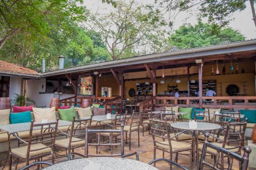 Restaurace v ubytování Kampala Forest Resort - KFR Lodge