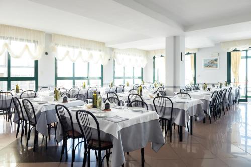 Gallery image of Hotel Emilia in Rimini