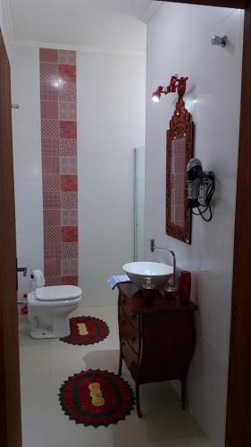Bilik mandi di Recanto Elohim