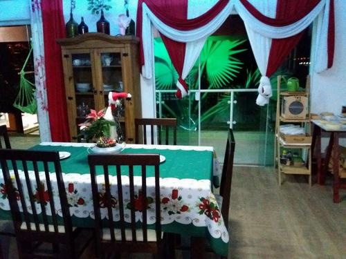 Restoran atau tempat lain untuk makan di Recanto Elohim