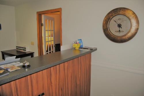 Fotografie z fotogalerie ubytování Edgewater Inn v destinaci Sylvan Lake