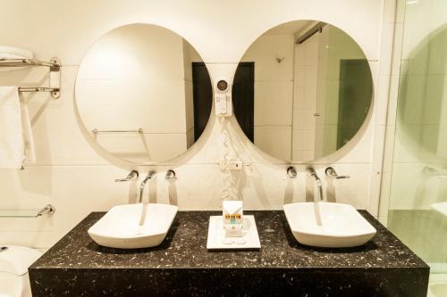 Hotel Bogota Virrey tesisinde bir banyo