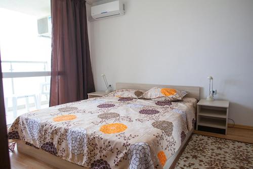 Cama ou camas em um quarto em Salena Apartments in Saint George Complex