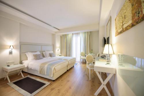 Gallery image of Calma Hotel & Spa in Kastoria