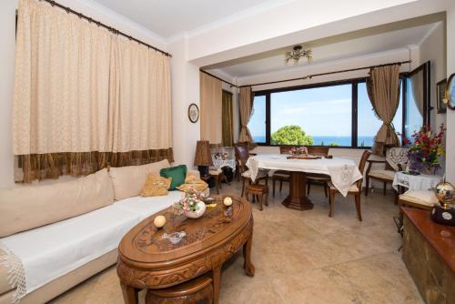 Gallery image of Unique View Maisonette in Akrotiri