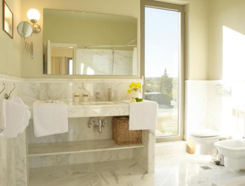 Kúpeľňa v ubytovaní Luxury Villa Trapezia