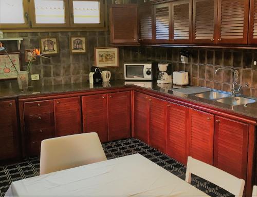 Η κουζίνα ή μικρή κουζίνα στο Villa Strelitzia Gran Canaria