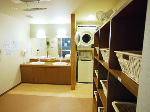 Virtuvė arba virtuvėlė apgyvendinimo įstaigoje Hotel Route-Inn Shin Gotemba Inter -Kokudo 246 gou-