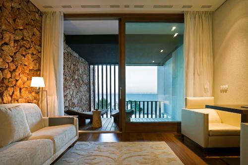 A seating area at Hospes Maricel y Spa, Palma de Mallorca, a Member of Design Hotels