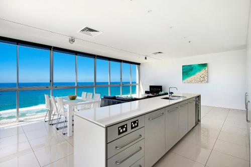 Küche/Küchenzeile in der Unterkunft ULTIQA Air On Broadbeach