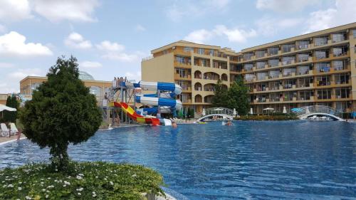 Бассейн в PSB Deluxe Apartments Aheloy или поблизости