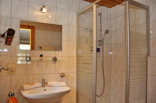 Ένα μπάνιο στο Haus Alpenruh