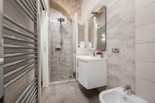 Kúpeľňa v ubytovaní White flat Rione Monti