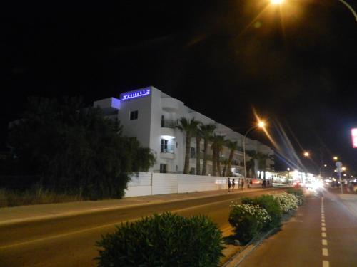 Το κτήριο όπου στεγάζεται  το ξενοδοχείο διαμερισμάτων