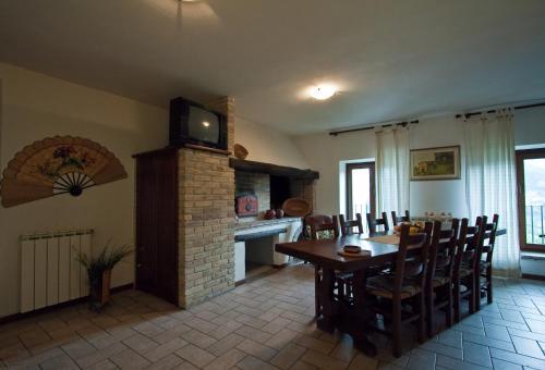 Kuchyň nebo kuchyňský kout v ubytování Il Castello sul Lago