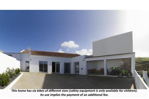 a house has a lot of different sizes safety equipment is only available for children at Cantinho da Ilha in Achadinha