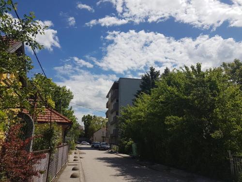 Η γειτονιά γύρω από ή μία γειτονιά κοντά σε αυτό το διαμέρισμα