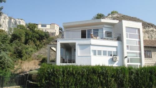 Gallery image of Whitestone Sea View Villa in Balchik