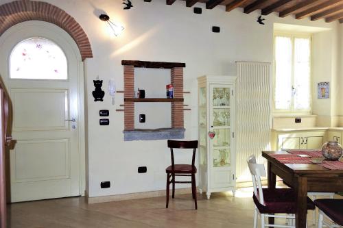 House Versilia Luca E Giada, 5 chilometri da Forte dei Marmi!にあるキッチンまたは簡易キッチン