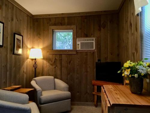 Gallery image of Cedar Ridge Cabins in Honor