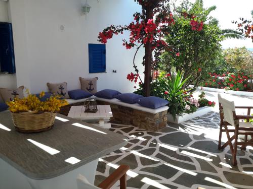Gallery image of Tinos Peristerionas in Tinos Town