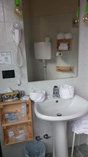 Kuchyňa alebo kuchynka v ubytovaní Hotel Raphael