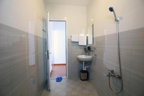 Phòng tắm tại DaNa Home Hotel - Apartment