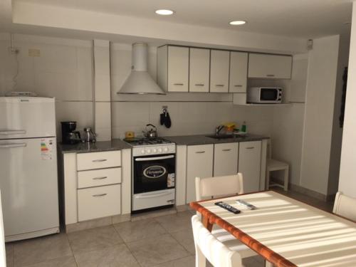 Una cocina o kitchenette en Duplex Colina de Peralta Ramos