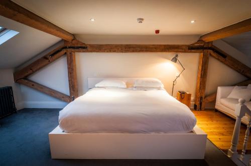 Kellys Hotel Image