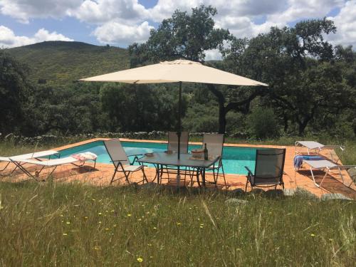 Gallery image of Casa rural Las Tejoneras in El Castillo de las Guardas