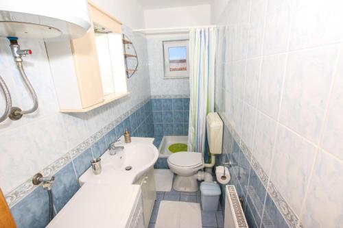 Et badeværelse på Apartmani Ljubica