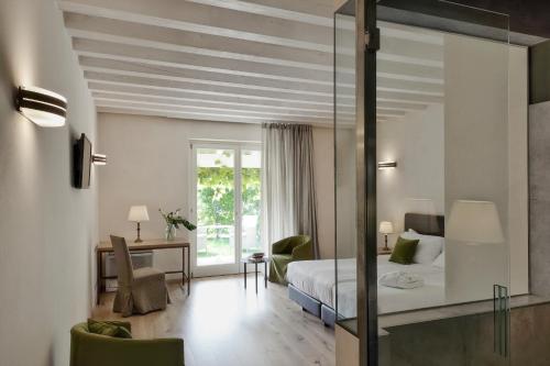 Gallery image of Relais Rossar Boutique Hotel Garda & Hills in Costermano
