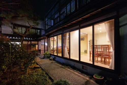Kanazawa Seiren Le Lotus Bleu