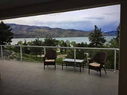 Peachland on Second Avenue