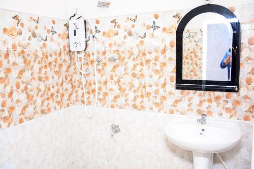 A bathroom at Marcelin Family Villa