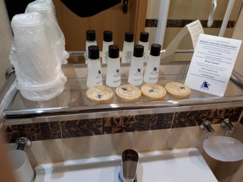 Ein Badezimmer in der Unterkunft Hotel Jaskółka