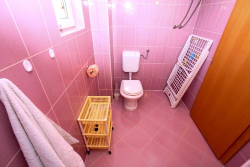 Ett badrum på Apartments Miroslav
