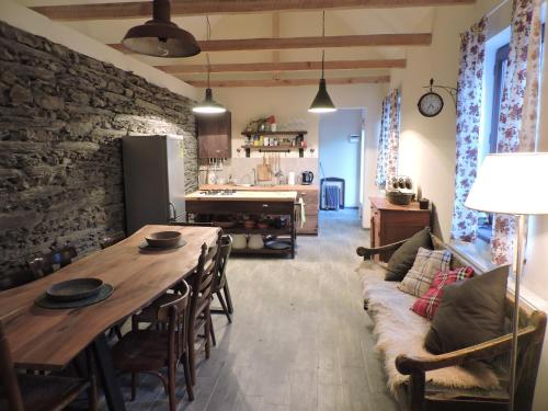 Posezení v ubytování Sno House in Kazbeg