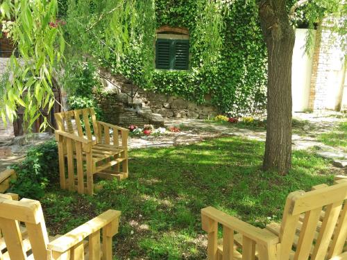 Taman di luar Podere Casina Rossa
