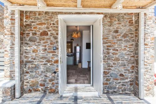 Gallery image of Vathisthea in Kithnos