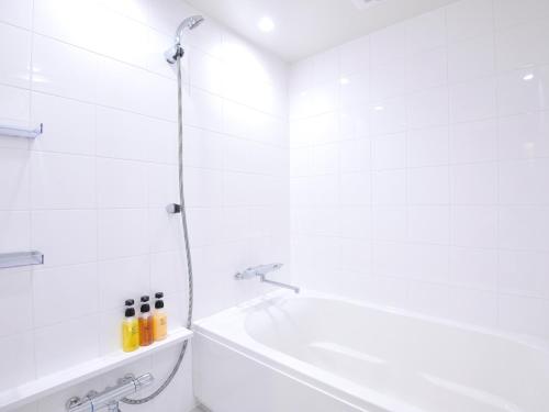 Ванная комната в hotel androoms Osaka Hommachi