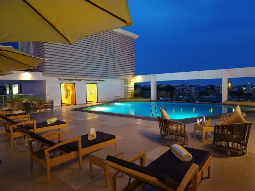 Swimming pool sa o malapit sa Dimora Hotels And Resorts