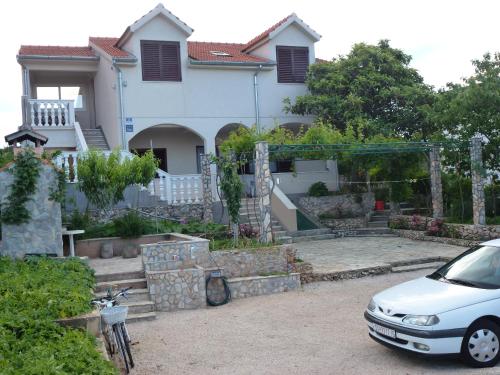 Apartmani Zmiric Primosten