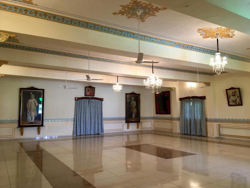 Lobi atau kawasan kaunter penerimaan di Dowlat Villas Palace-The Heritage