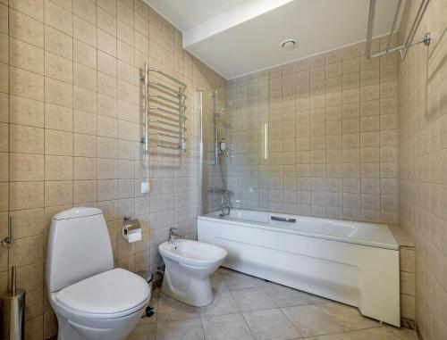 Ένα μπάνιο στο Ratonda Centrum Hotels