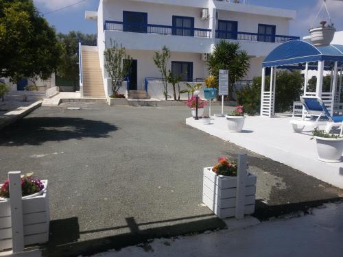 Το κτήριο όπου στεγάζεται  το ξενοδοχείο διαμερισμάτων