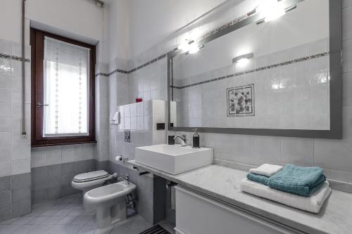 Ένα μπάνιο στο Milano Darsena Apartment